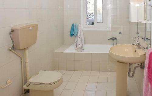 Four-bedroom Holiday Home In Agios Vasilios