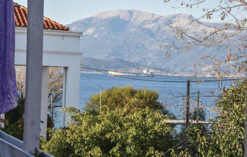 Four-bedroom Holiday Home In Agios Vasilios