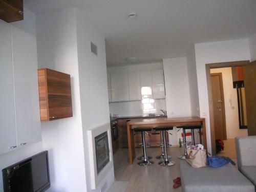 Roy's Apartment In St John Park