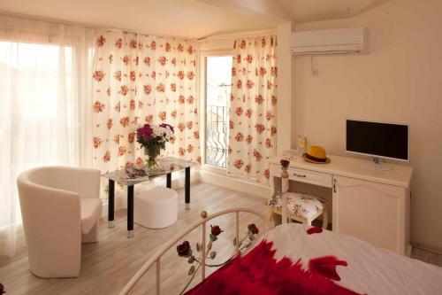 Relax Hotel