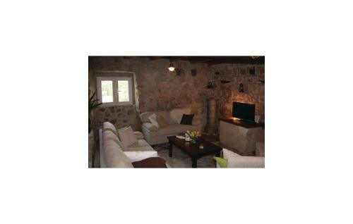 Three-bedroom Holiday Home In Brotnice