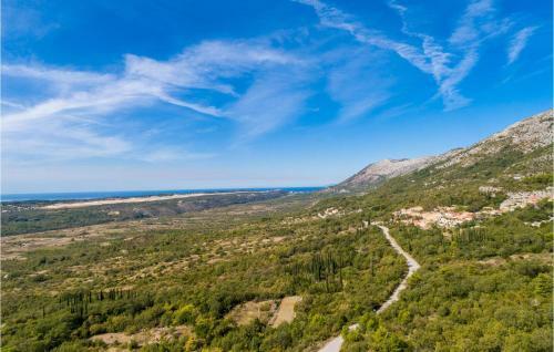 Three-bedroom Holiday Home In Brotnice