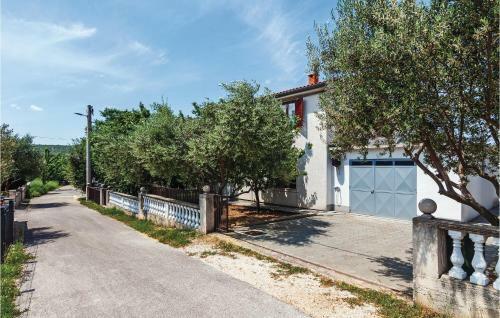 Two-bedroom Apartment In Krusevo