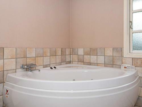 Four-bedroom Holiday Home In Oksb�l 6