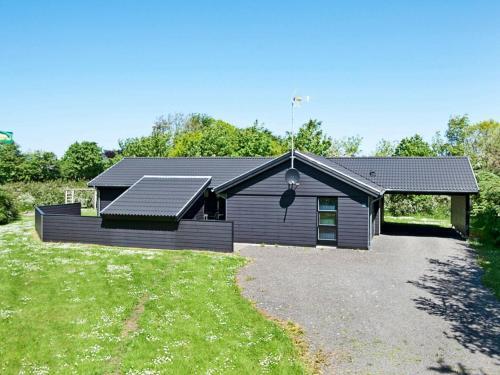 Four-bedroom Holiday Home In Oksb�l 8