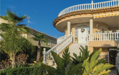 Three-bedroom Holiday Home In Benferri