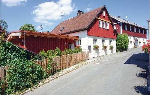 Five-bedroom Holiday Home In Presseck