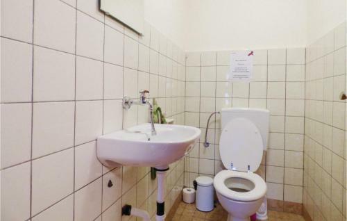 Eighteen-bedroom Holiday Home In Oberstadfeld