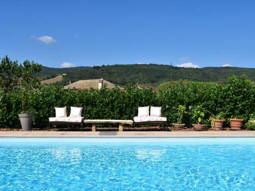 Idyllic Villa In Leynes With Swimming Pool