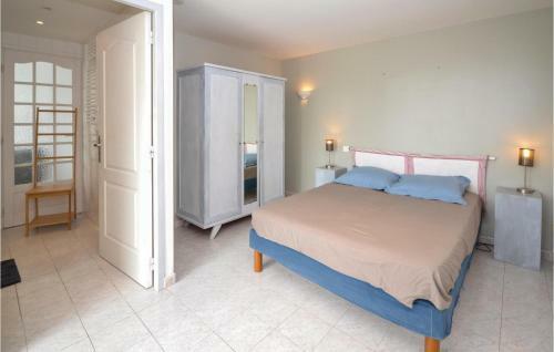 Five-bedroom Holiday Home In Poulx