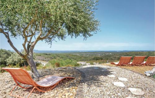 Five-bedroom Holiday Home In Poulx
