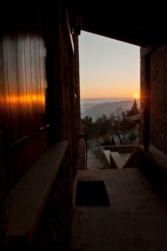 Hostal Levanta Guesthouse
