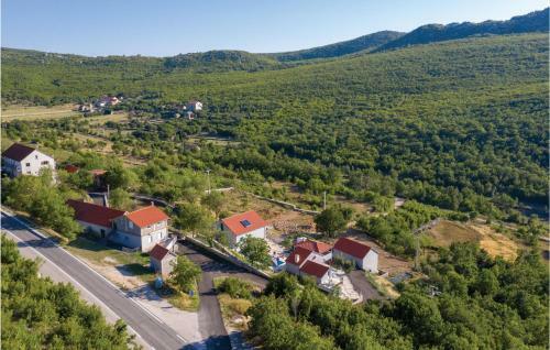 Seven-bedroom Holiday Home In Cacvina