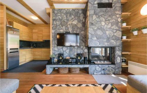 Three-bedroom Holiday Home In Gornji Zvecaj