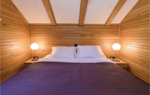 Three-bedroom Holiday Home In Gornji Zvecaj