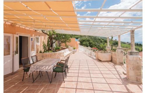 Two-bedroom Holiday Home In Mokalo