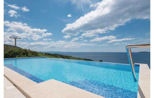 Two-bedroom Holiday Home In Mokalo