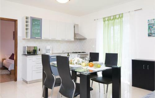 Five-bedroom Holiday Home In Nedescina