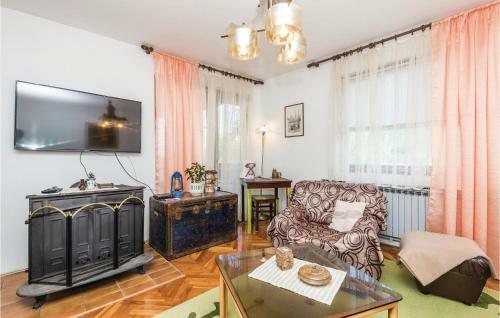 Four-bedroom Holiday Home In Plaski
