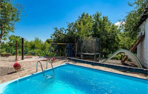 Four-bedroom Holiday Home In Plaski