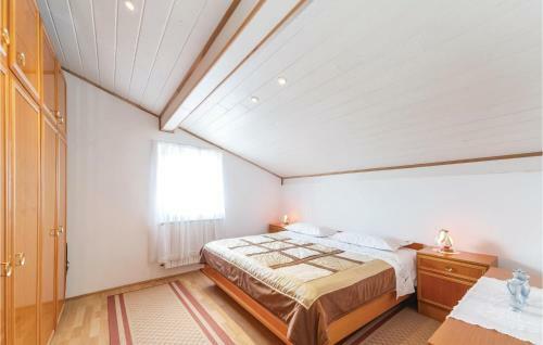 Four-bedroom Holiday Home In Benkovac