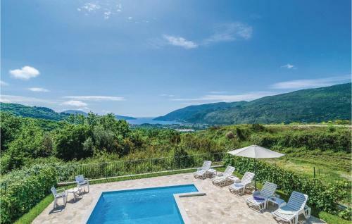 Three-bedroom Holiday Home In Igalo