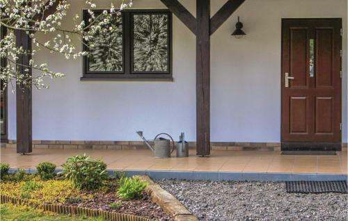 Three-bedroom Holiday Home In Kolczewo