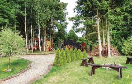 Three-bedroom Holiday Home In Kolczewo