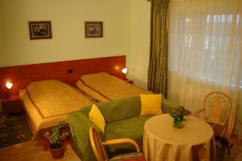 Posada Country Club La Mesteceni
