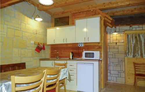 Two-bedroom Holiday Home In Pivka