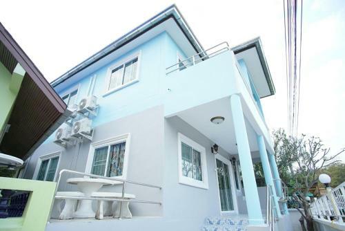 Hostal Plaifah Bungalow Koh Sichang