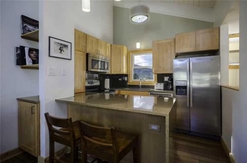 West Condominiums - W3536