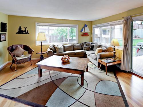 474 Capri Dr Home