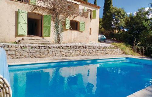 Four-bedroom Holiday Home In Montauroux
