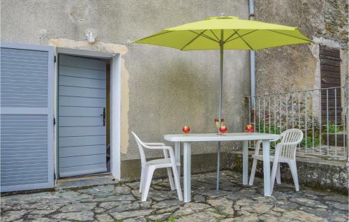 Two-bedroom Holiday Home In Perelli