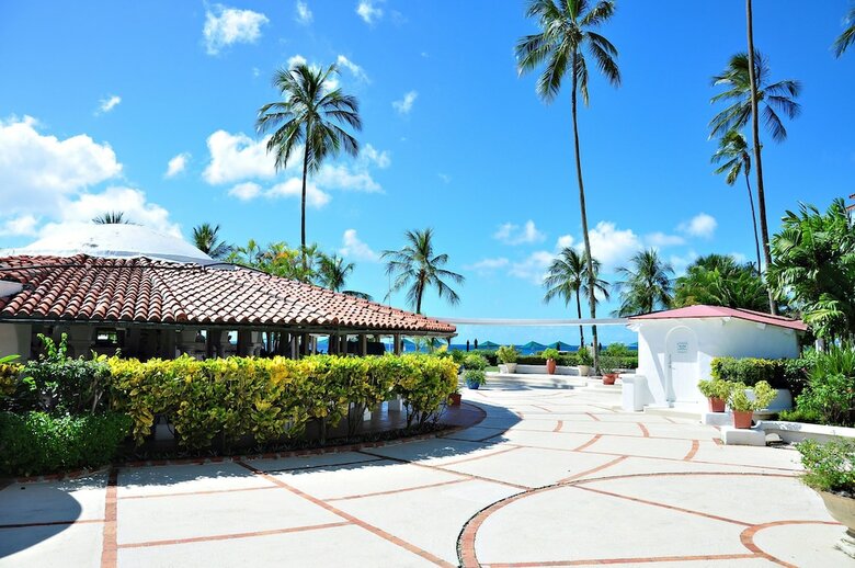 Condos On Glitter Bay Estate
