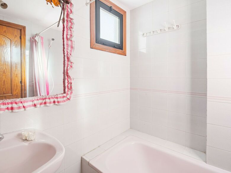 Lovely Apartment In Roquetas de Mar With Balcony