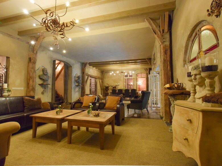 Posh Holiday Home In Alphen With Jacuzzi
