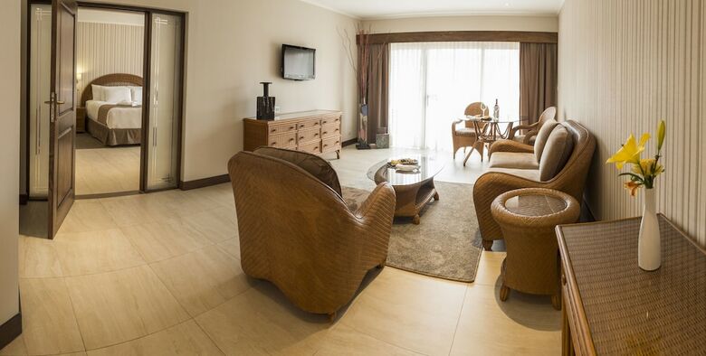 Camino Real Hotel