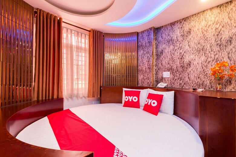 Oyo 1108 Iboss Hotel