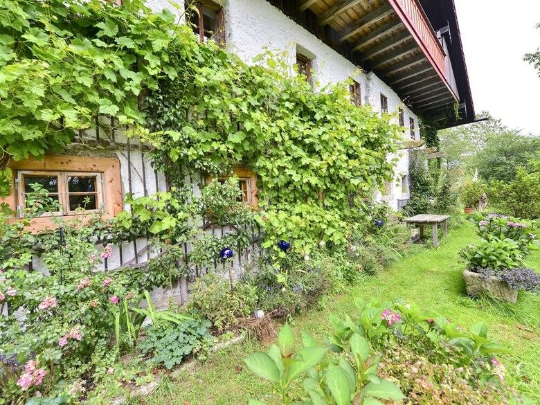 Alluring Apartment In Altreichenau With Garden