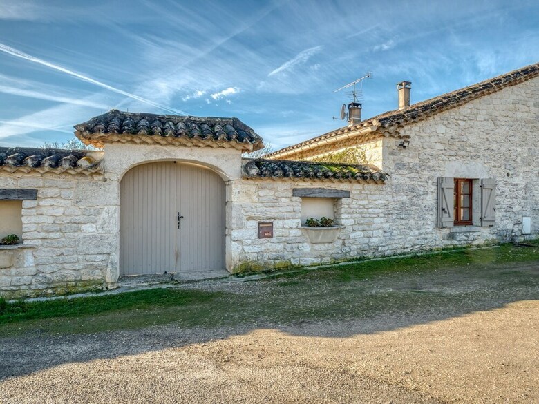 Elegant Holiday Home In Montpezat-de-quercy With Barbecue
