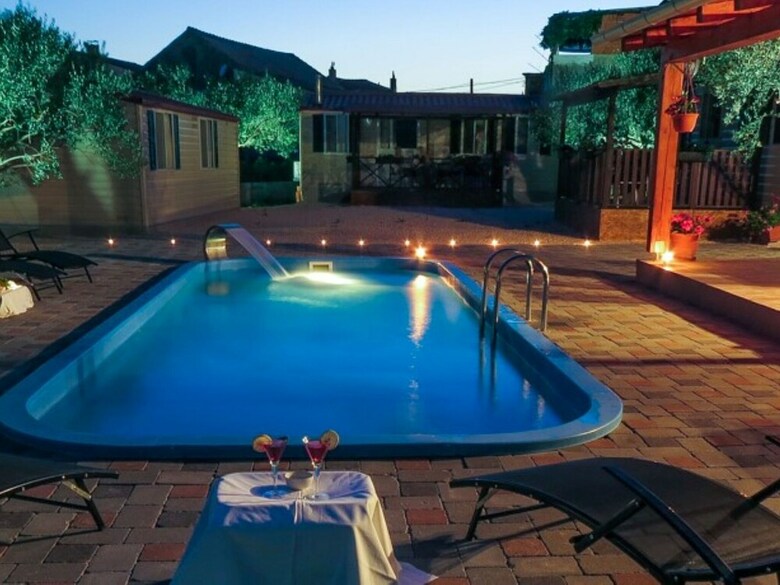 Enticing Mobile Home In Pako?tane With Swimming Pool