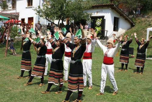 Chiflik Nenkovi Family Hotel