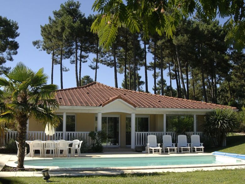 Beautiful Villa With A Private Pool Behind The Dunes