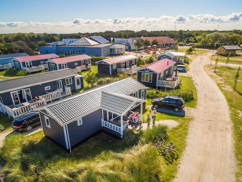Comfortable Bungalow With Dishwasher, 1.5 Km. From The Beach