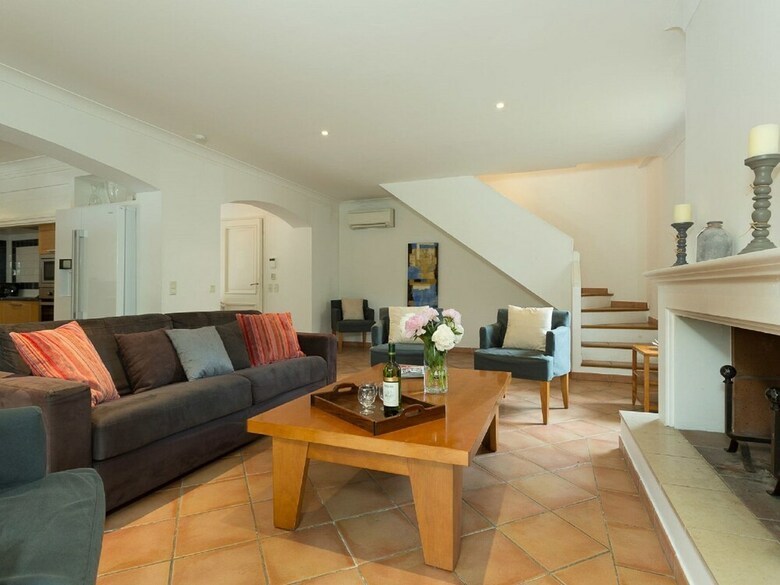 Detached Villa With A Dishwasher And Ac, In A Quiet Area