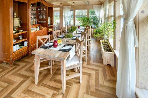 Agroturismo Folwark Bia?ych Bocian�w