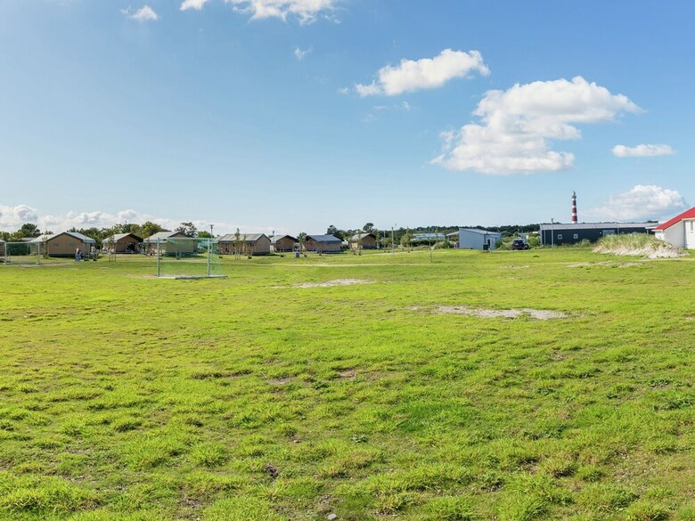 Modern Lodge With Two Bath Rooms, At 1.5 Km. From The Beach