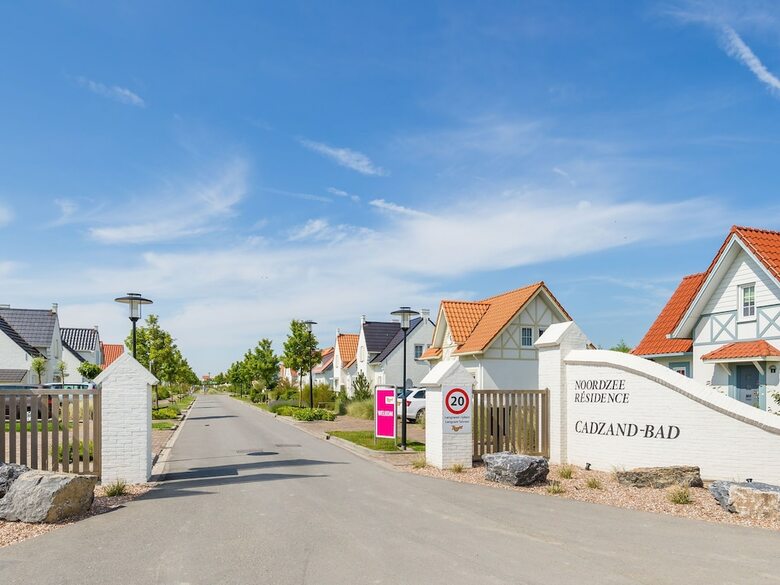 Detached Villa With Dishwasher, 400 M. From The Beach